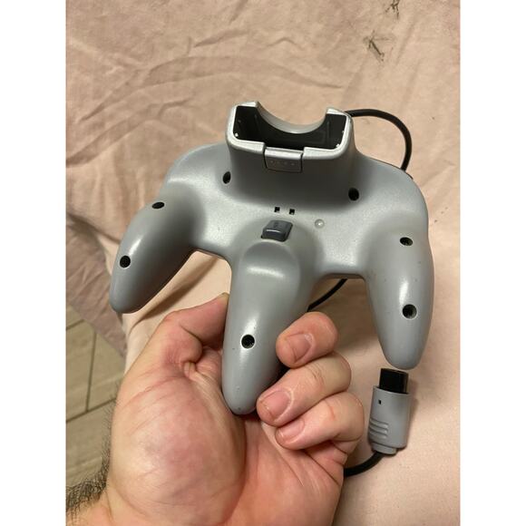 Nintendo N64 OEM Authentic Grey  Controller NUS-005 Tight Stick - Picture 2 of 3